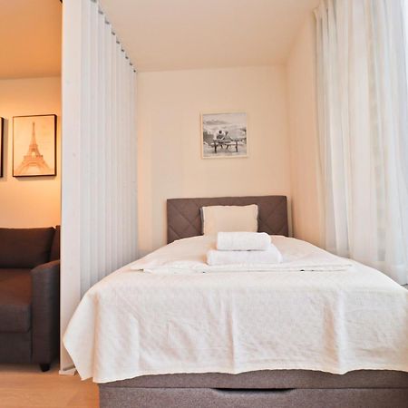 Sunny Apartment In Smichov, Prague 5 Eksteriør bilde
