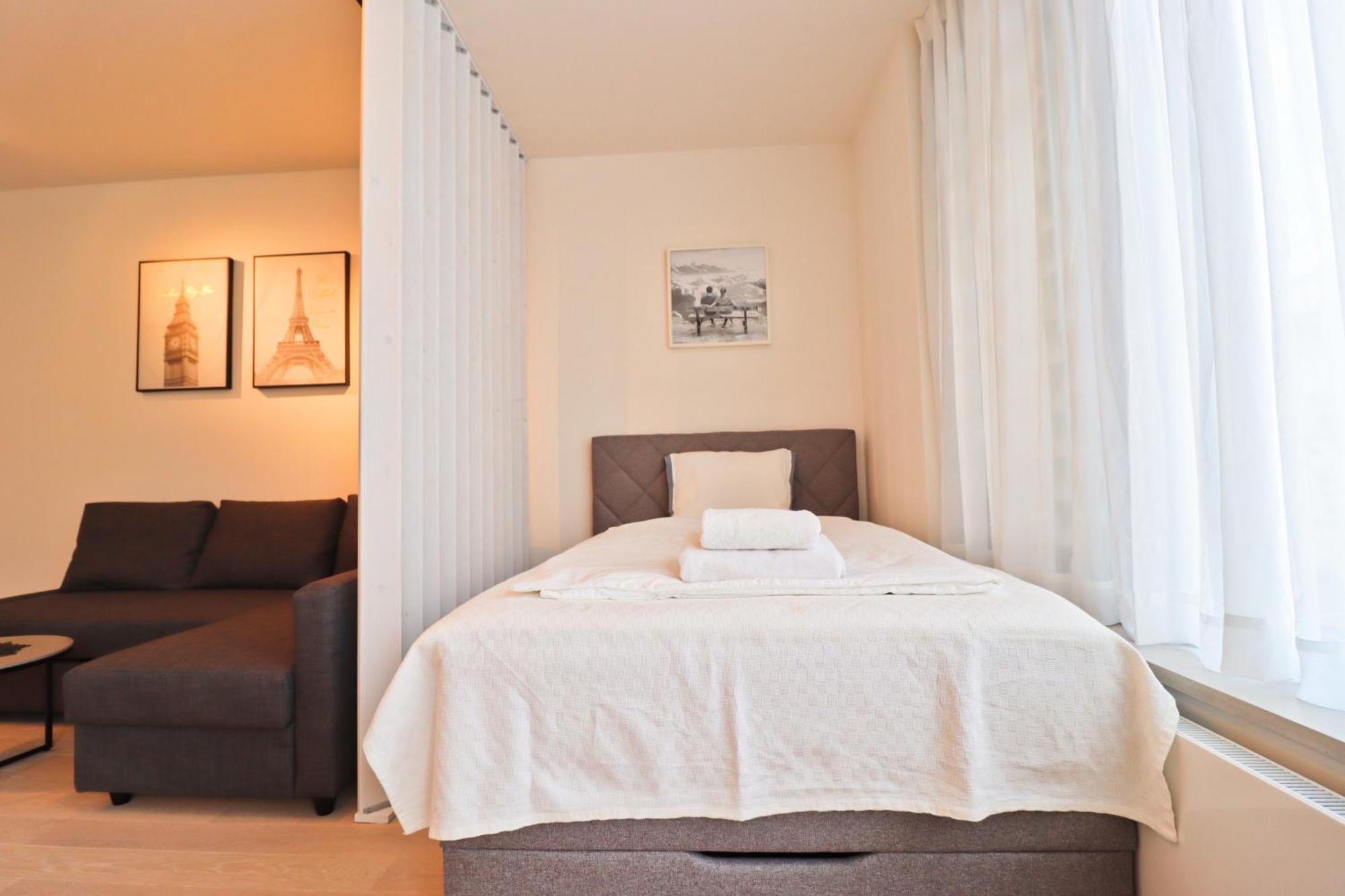 Sunny Apartment In Smichov, Prague 5 Eksteriør bilde